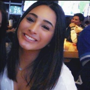 Meet your Posher, Danielle